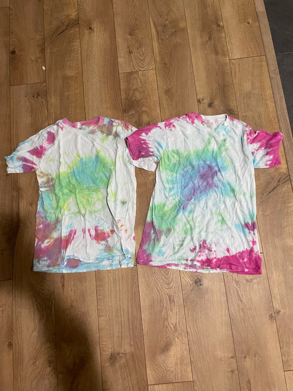 2pack Diy White Tie-Dye Tee with Pink, Blue & Green Accents